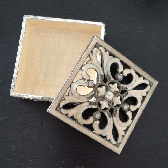 アンティーク小物入れ　シェル