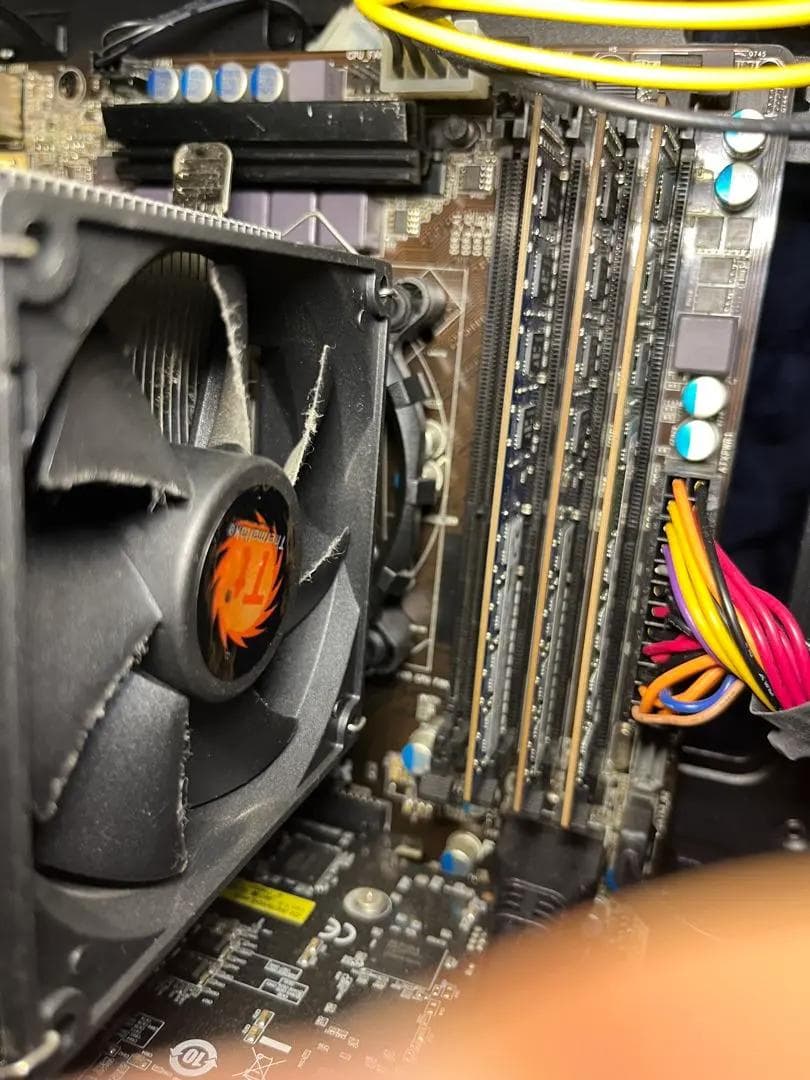 チョコさん専用【ジャンク品】ゲーミングPC/モニタ/ワイヤレスキーボード×３など