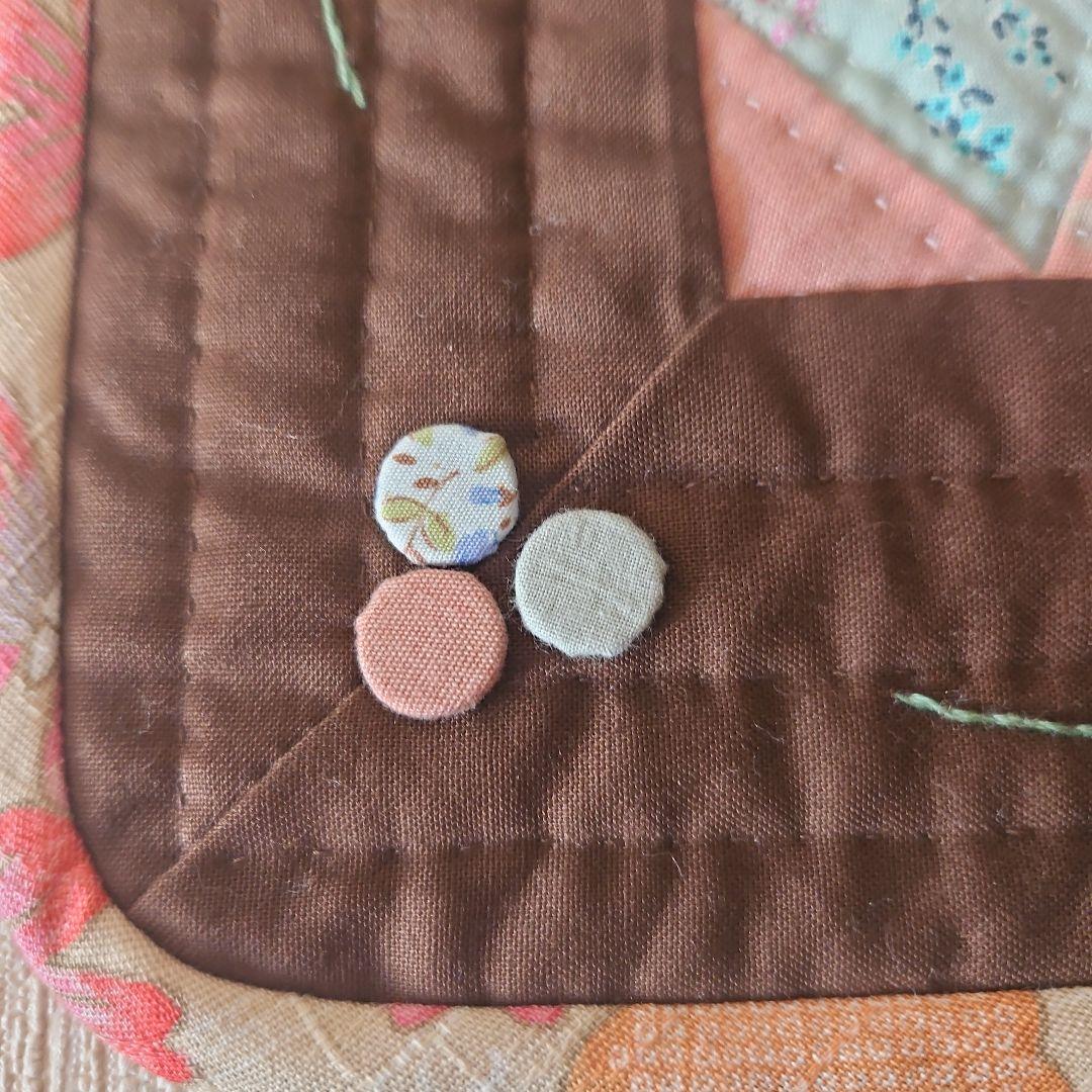 ✨つつみボタン✨パッチワークタペストリー