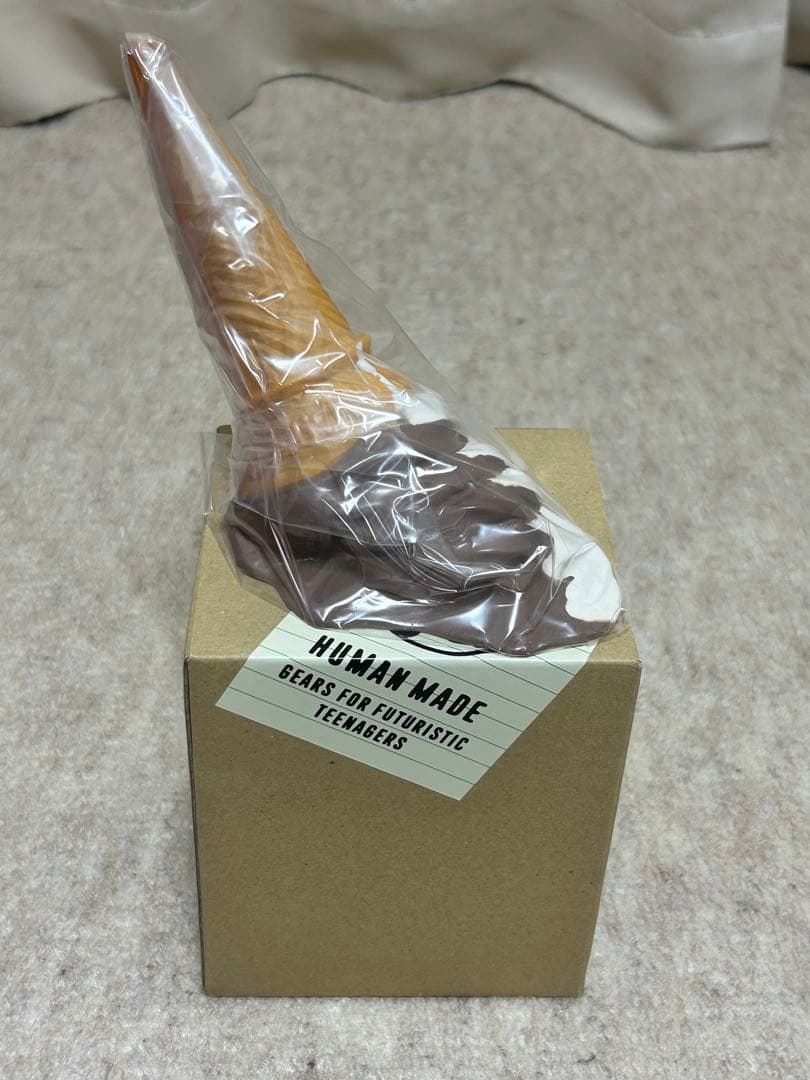 human made ヒューマンメイド　ソフトクリーム　ソフビ　ペーパーウェイト