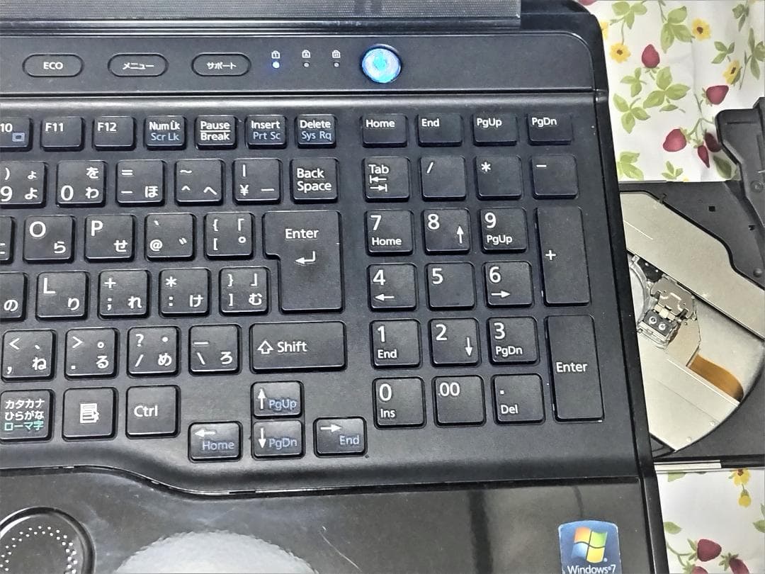 富士通　LIFEBOOK　AH77/G　Core i7　新品SSD　Office