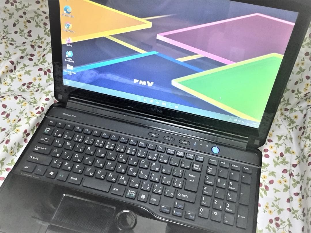 富士通　LIFEBOOK　AH77/G　Core i7　新品SSD　Office