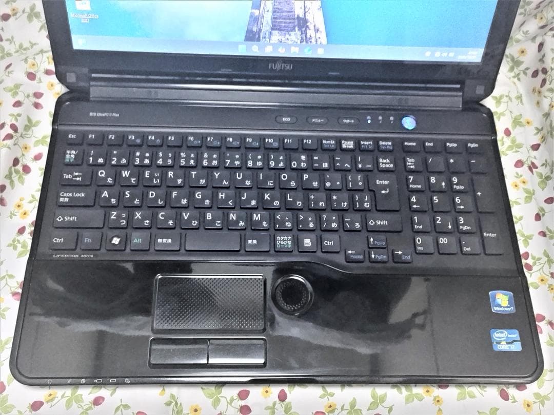 富士通　LIFEBOOK　AH77/G　Core i7　新品SSD　Office