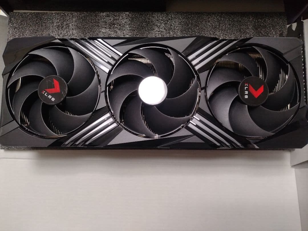 PNY GeForce RTX 4070 Ti Super ほぼ新品