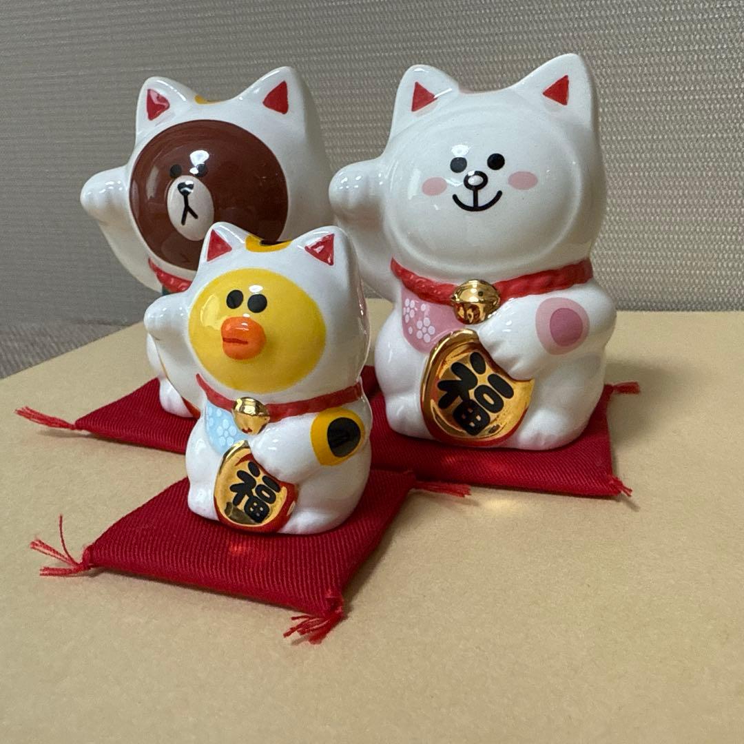 ３体セット（座布団付き）LINE FRIENDS 招き猫ブラウン、コニー、サリー