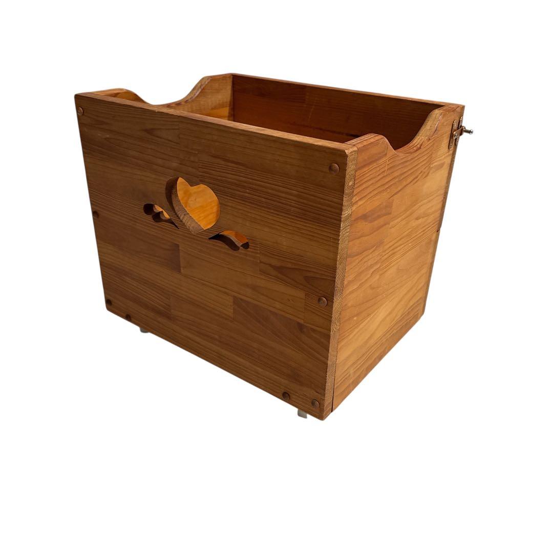 カントリー ハートマガジンラック ハンドメイド キャスター付き