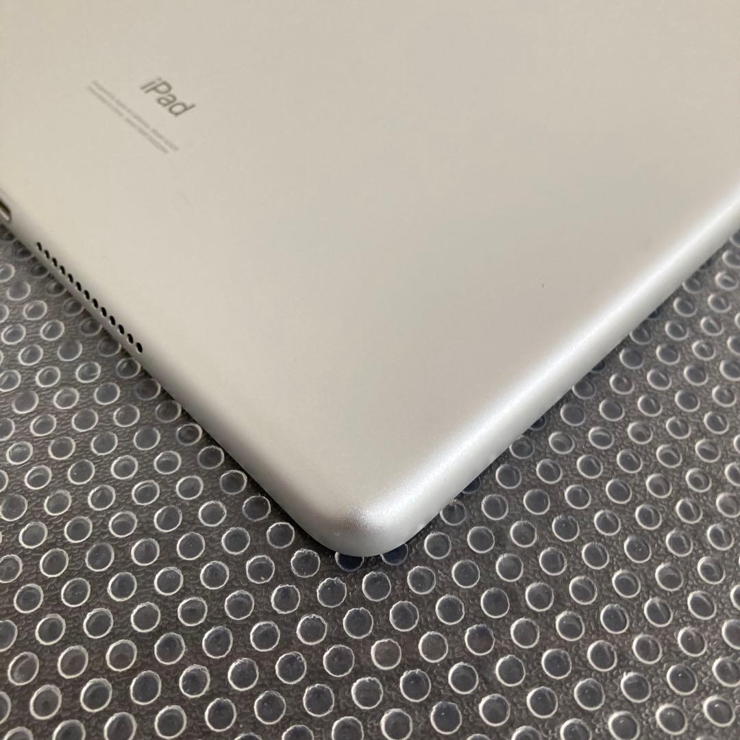 3625【早い者勝ち】外観美品☆iPad8 第8世代 32GB SIMフリー☆