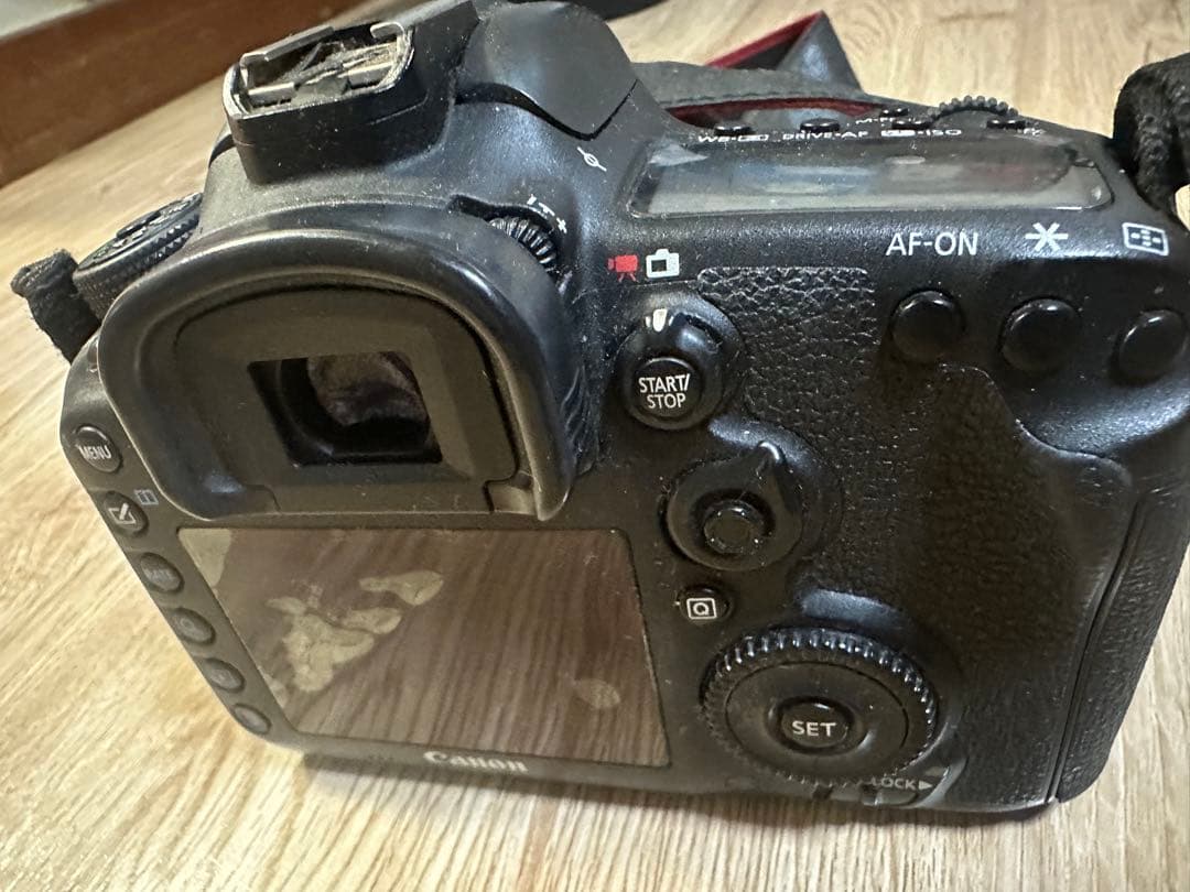 Canon EOS 7D Mark II デジタル一眼レフカメラ