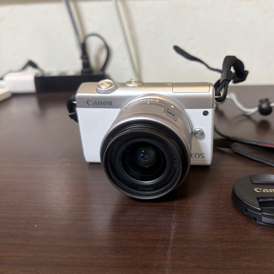 Canon EOS M200 ボディ WH ダブルレンズセット