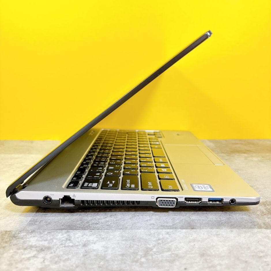 小型軽量❣ｉ5＆SSD搭載で快適✨カメラ付き フルHD 薄型Windows11