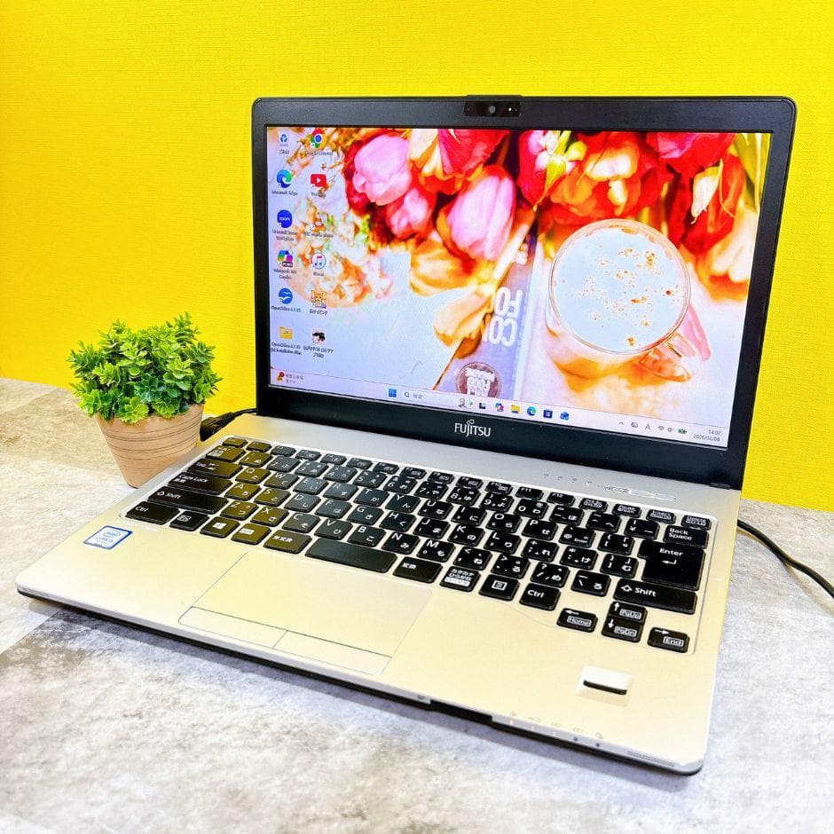 小型軽量❣ｉ5＆SSD搭載で快適✨カメラ付き フルHD 薄型Windows11