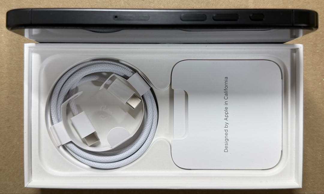 konop！　美品　iPhone 15 Pro 512GB