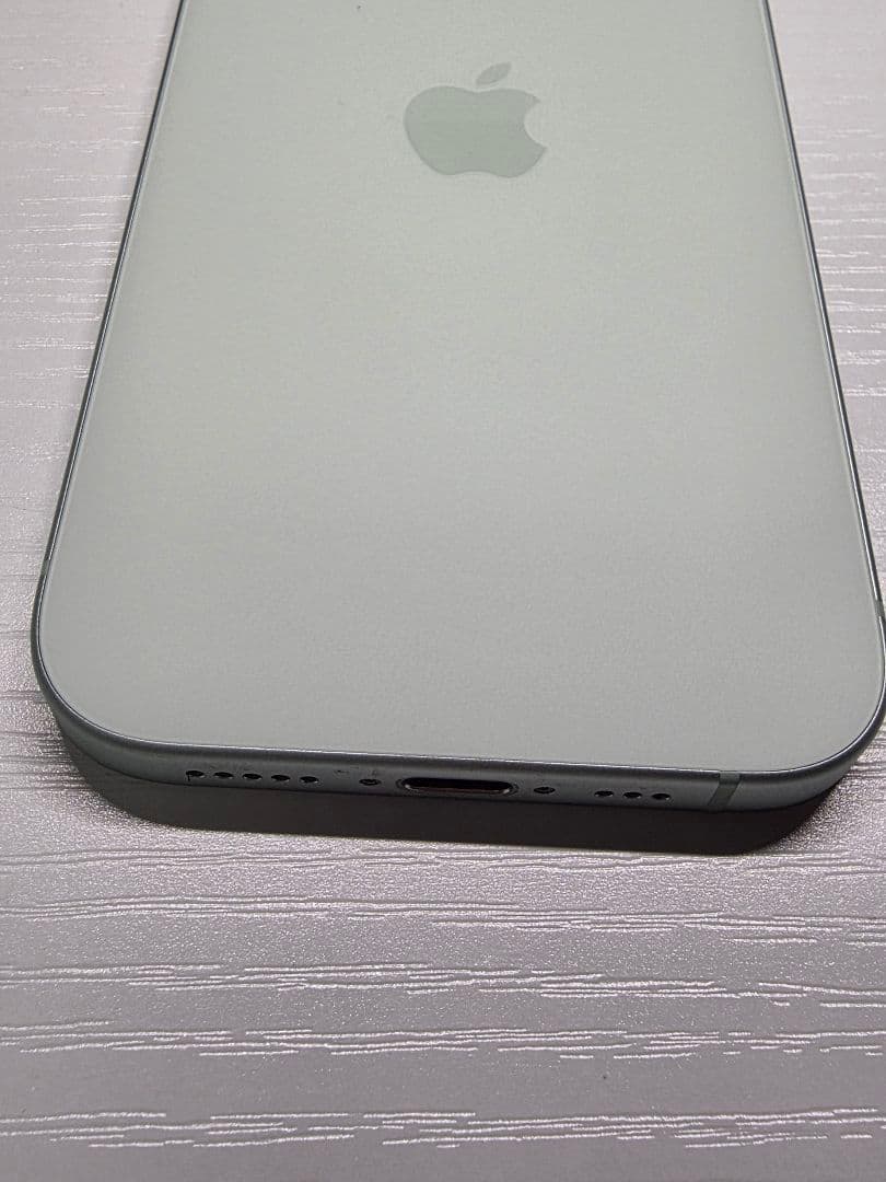 iPhone 15（256GB、グリーン）SIMフリー