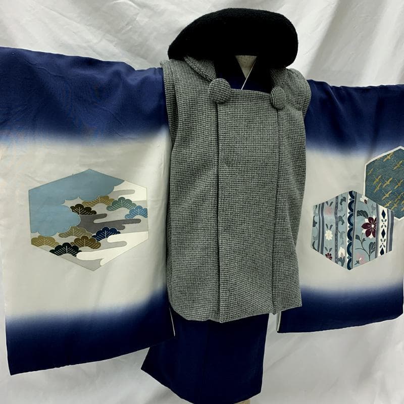 601ab1□七五三 三歳 男児 着物&被布&長襦袢 五つ紋 兜□美品