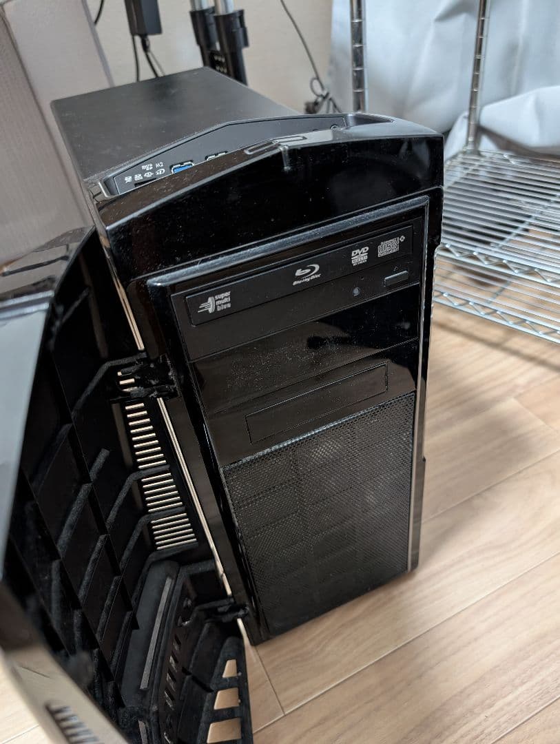 【中古】ミドルタワーPCケース_マザーボード_CPU_メモリ_クーラー_その他
