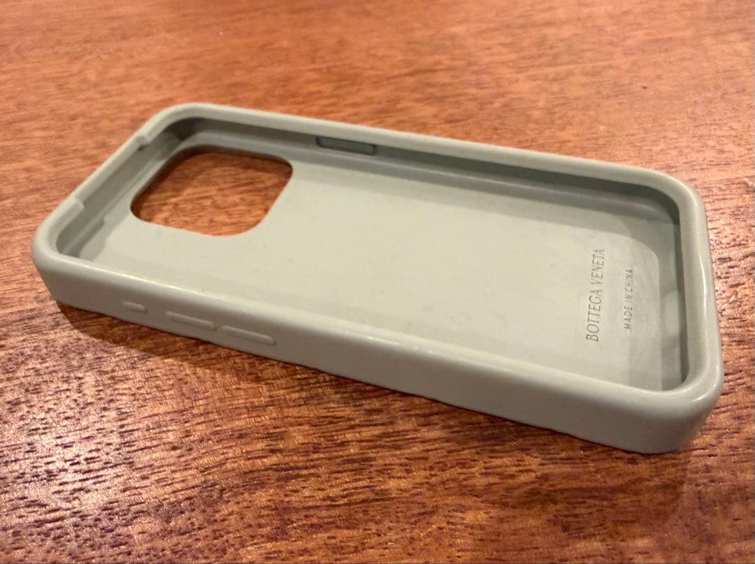 BOTTEGA VENETA ボッテガヴェネタiPhone15pro 用ケース