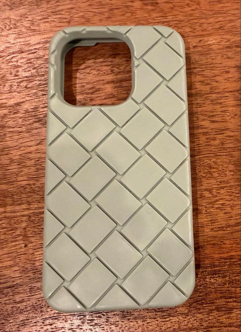BOTTEGA VENETA ボッテガヴェネタiPhone15pro 用ケース