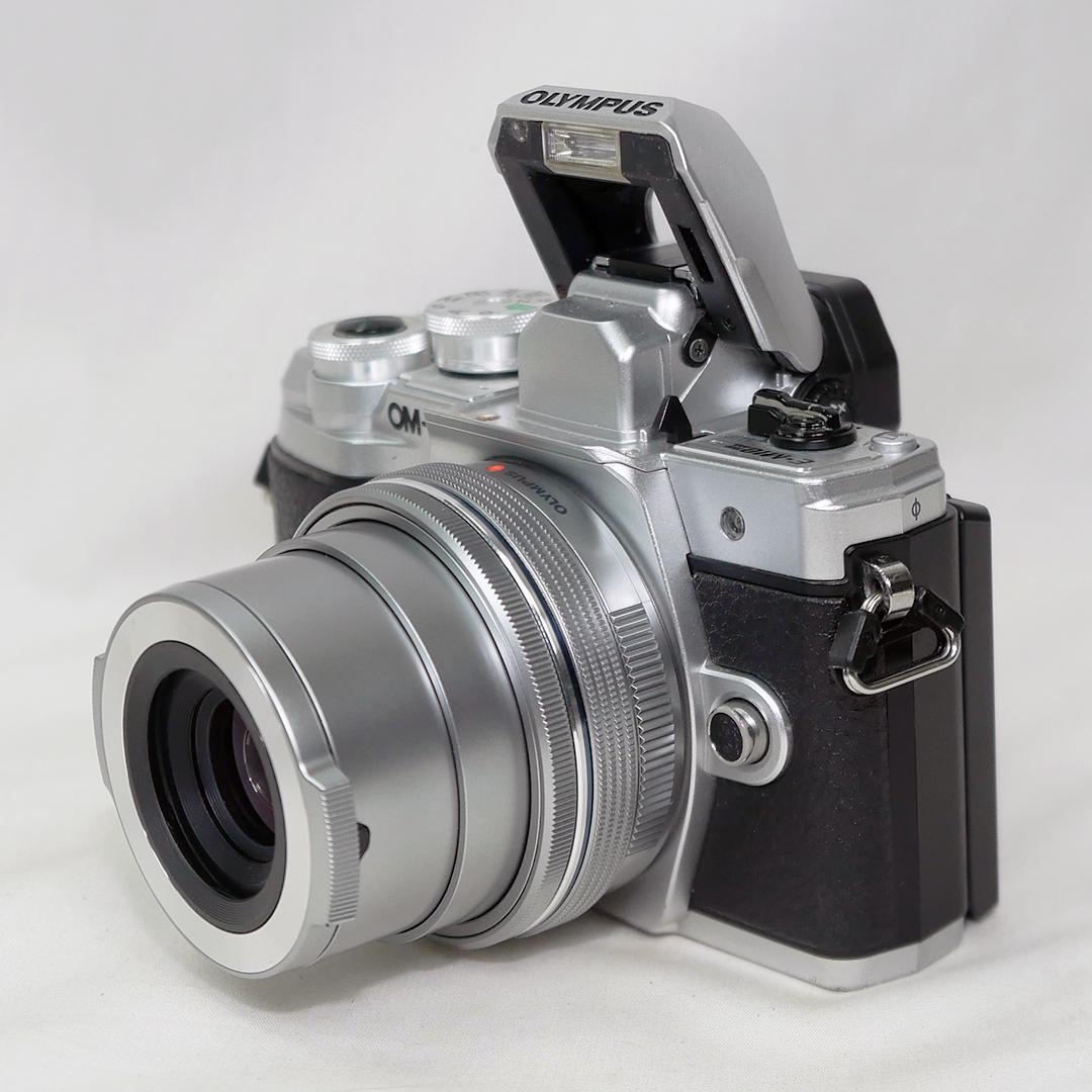 オリンパス OM-D E-M10 Mark III パンケーキレンズセット