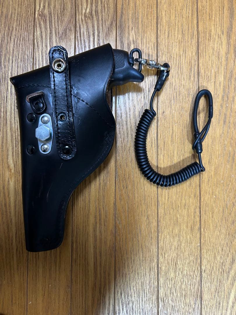 レザー ホルスター 黒 右利き用 コイルコード付き