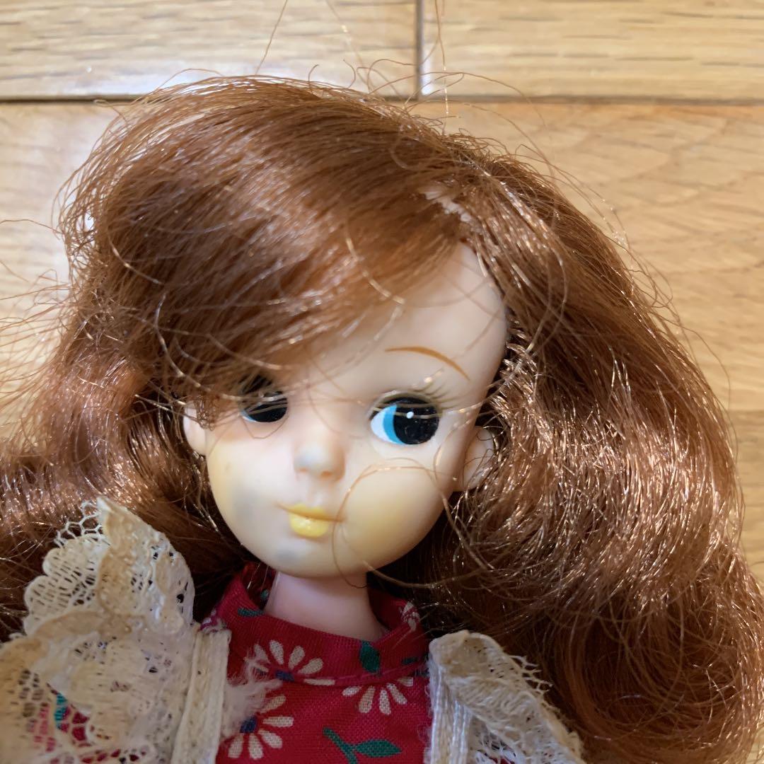 お人形。初代リカちゃん？