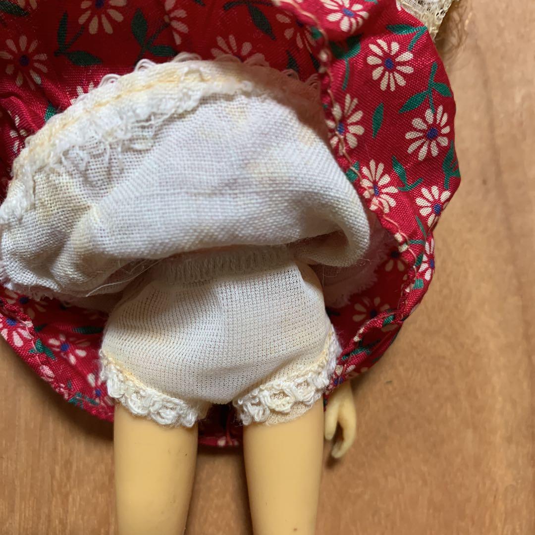 お人形。初代リカちゃん？