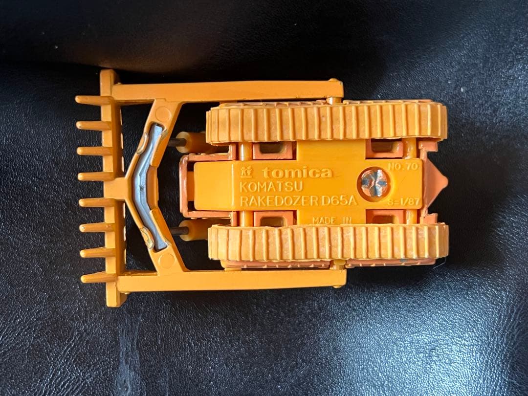 トミカ 小松 D65A レーキドーザ 1/87 日本製 黒箱