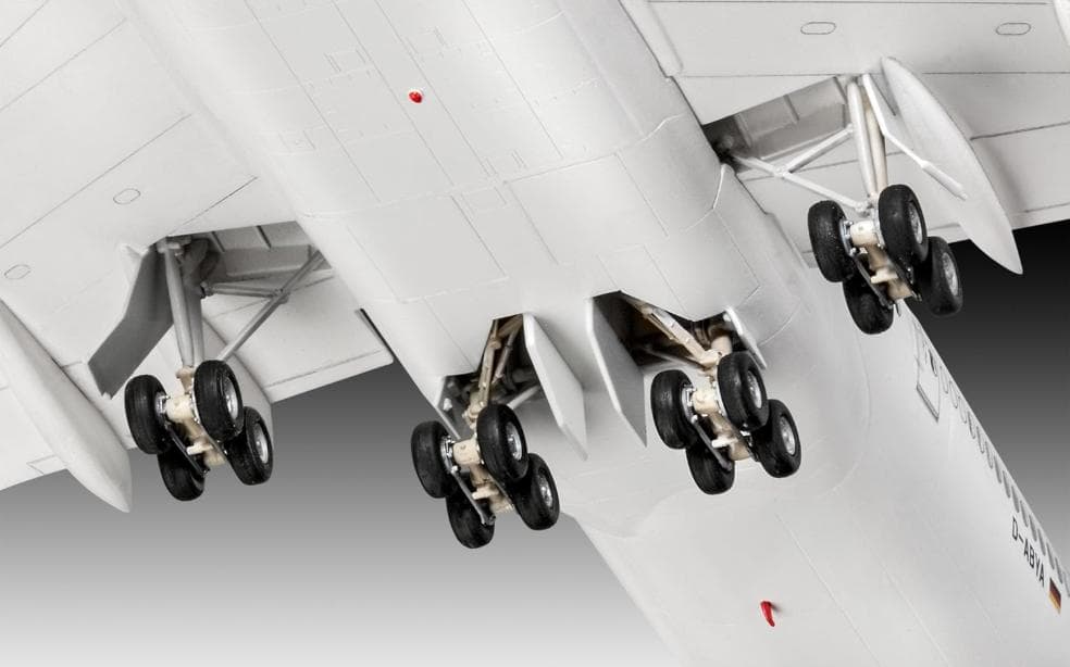 ドイツレベル 1/144 ルフトハンザ航空 B747-8a New Livery
