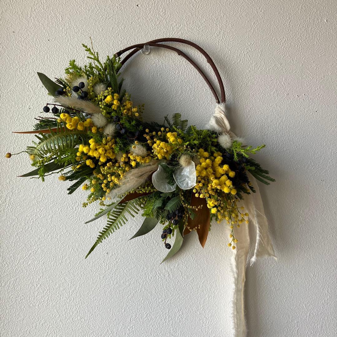 ミモザ　イタリア産ミランドールとルナリアのハーフリース　グレビレア　春