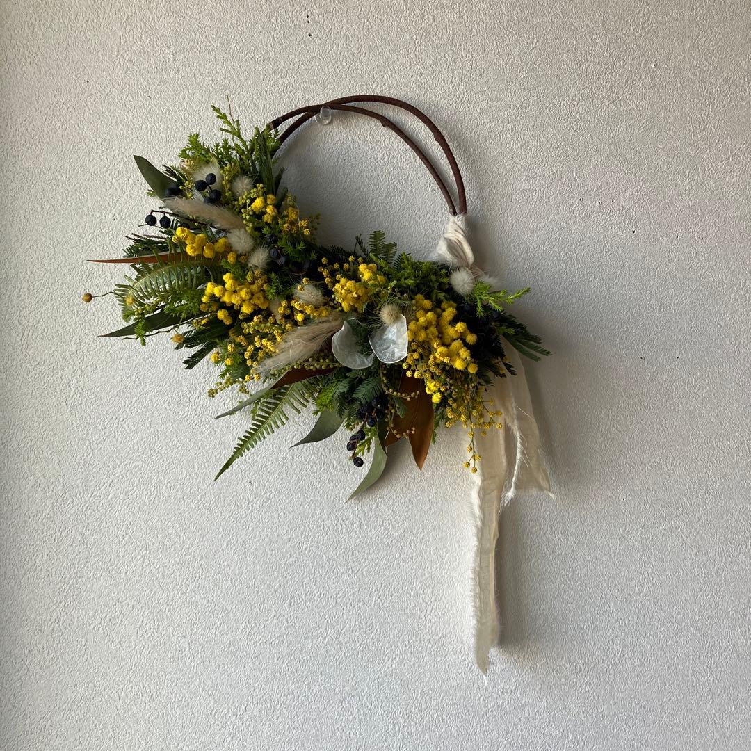 ミモザ　イタリア産ミランドールとルナリアのハーフリース　グレビレア　春