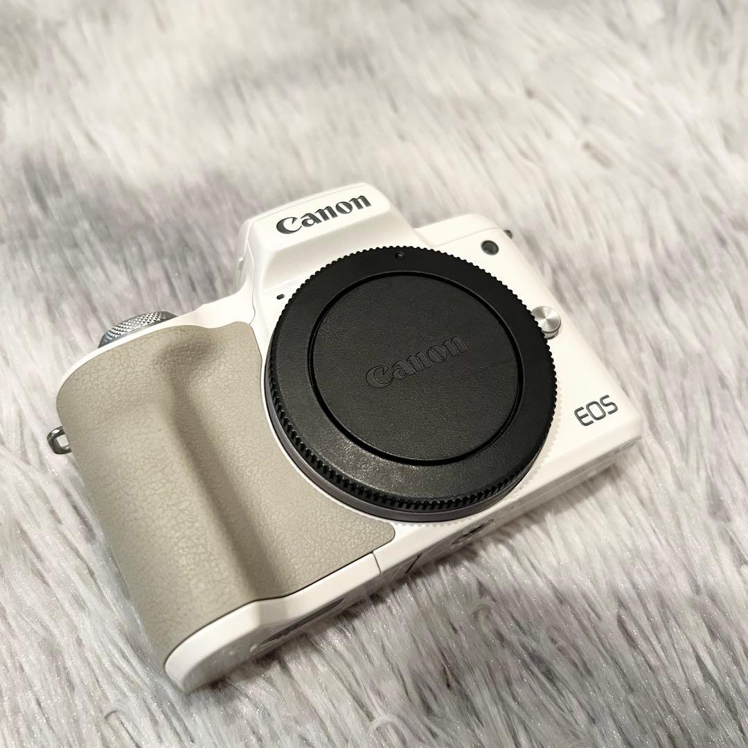 【大人気モデル】 CANON EOS Kiss M ダブルズームレンズキット