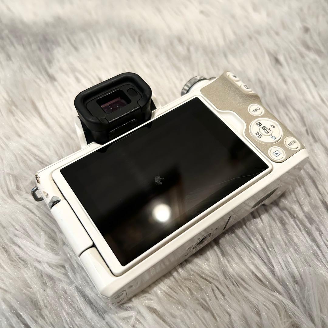 【大人気モデル】 CANON EOS Kiss M ダブルズームレンズキット