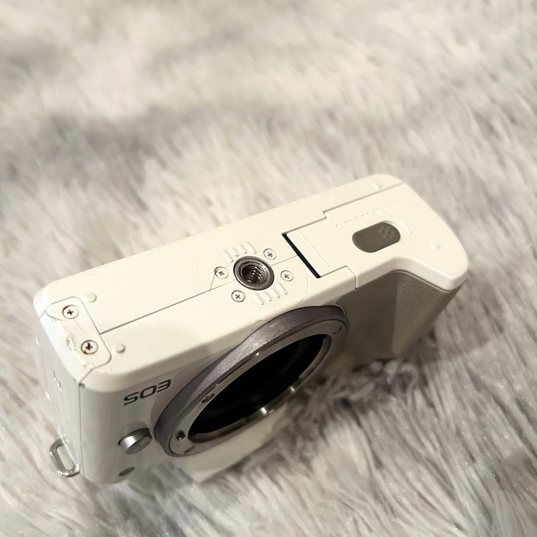 【大人気モデル】 CANON EOS Kiss M ダブルズームレンズキット