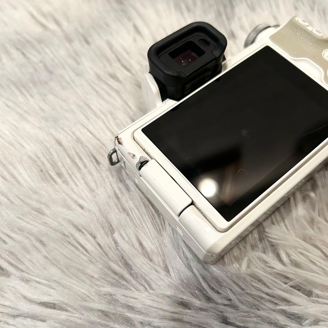 【大人気モデル】 CANON EOS Kiss M ダブルズームレンズキット