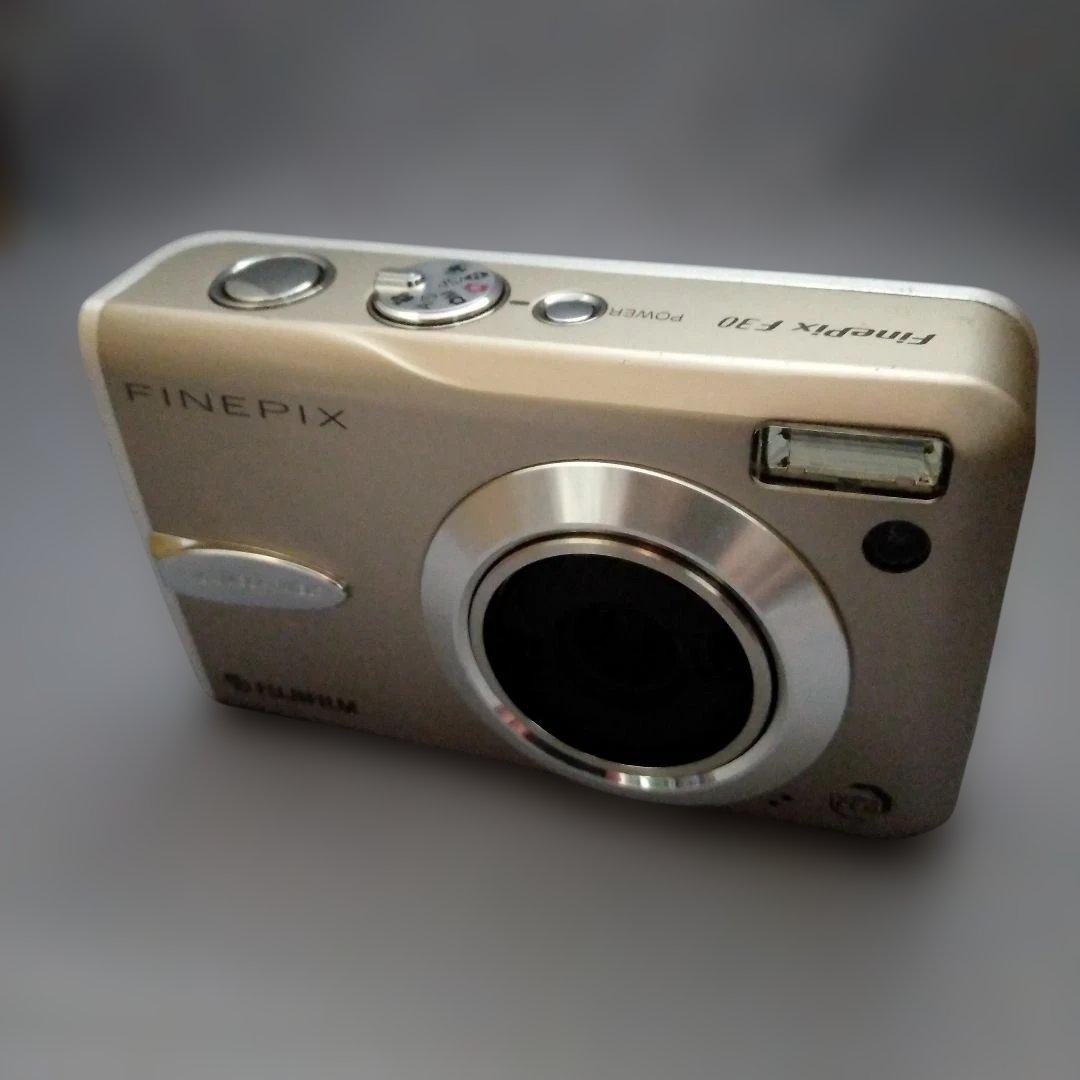 FUJIFILM FINEPIX F30　シルバー