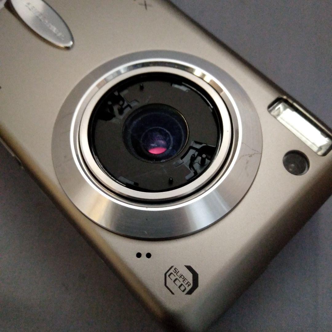 FUJIFILM FINEPIX F30　シルバー