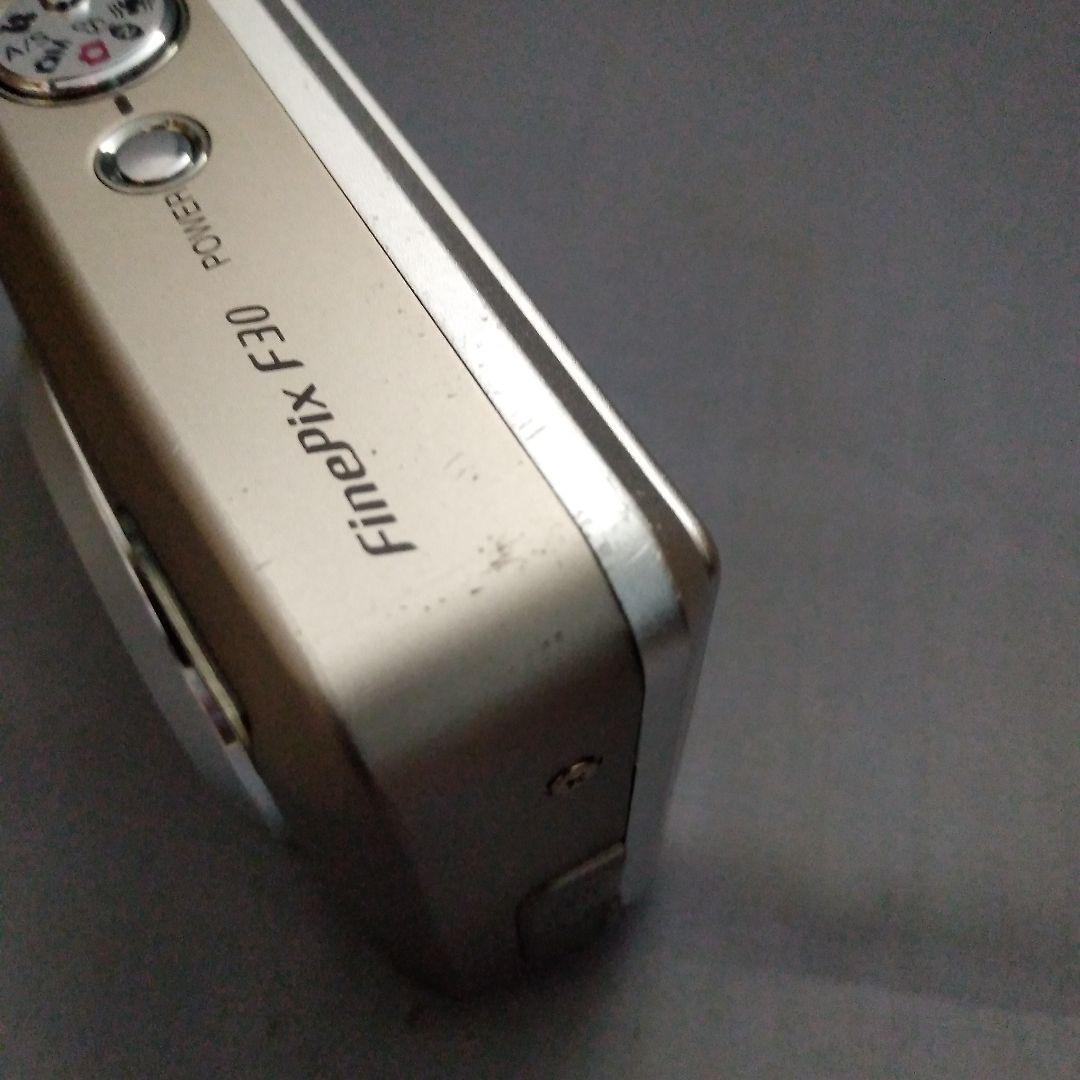 FUJIFILM FINEPIX F30　シルバー
