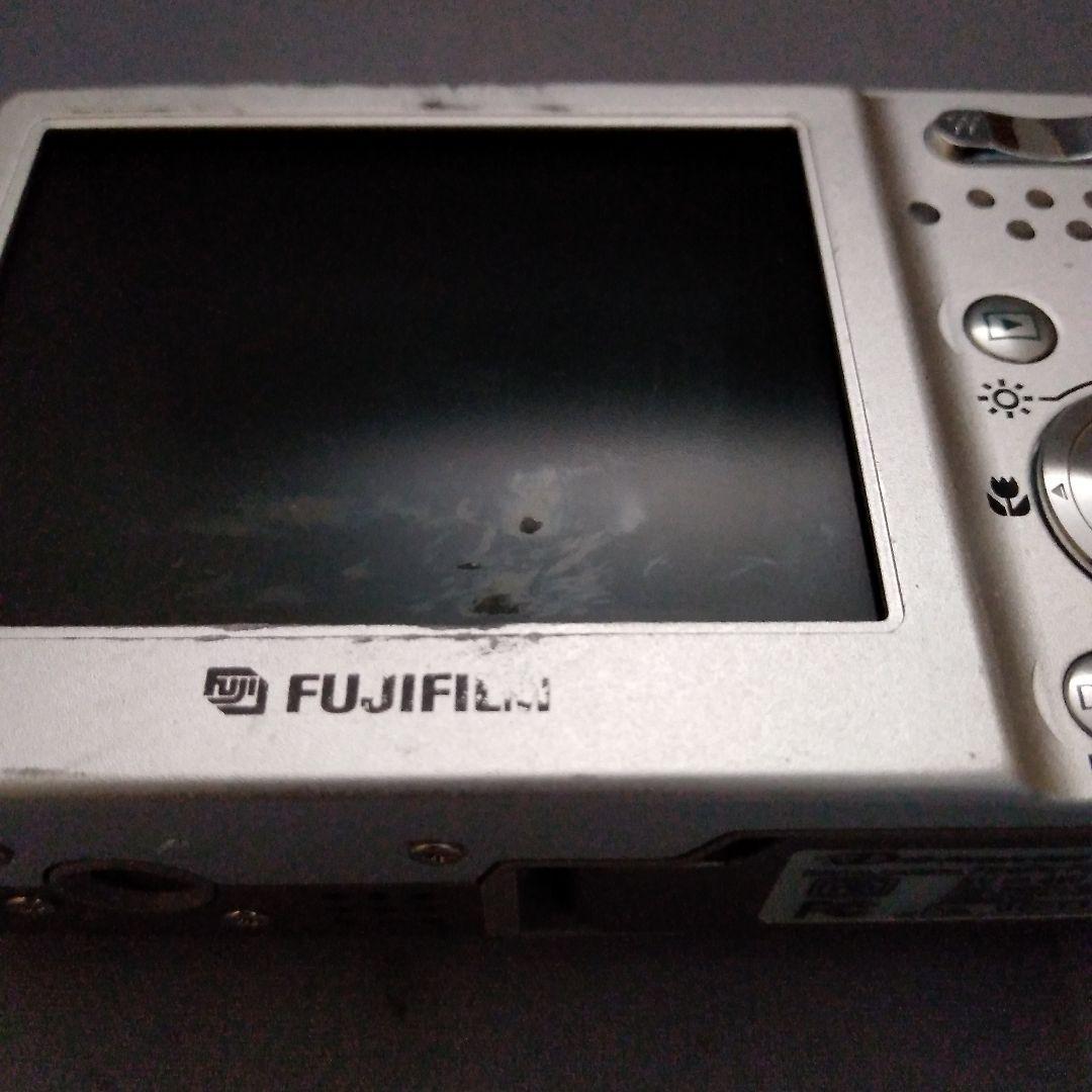 FUJIFILM FINEPIX F30　シルバー