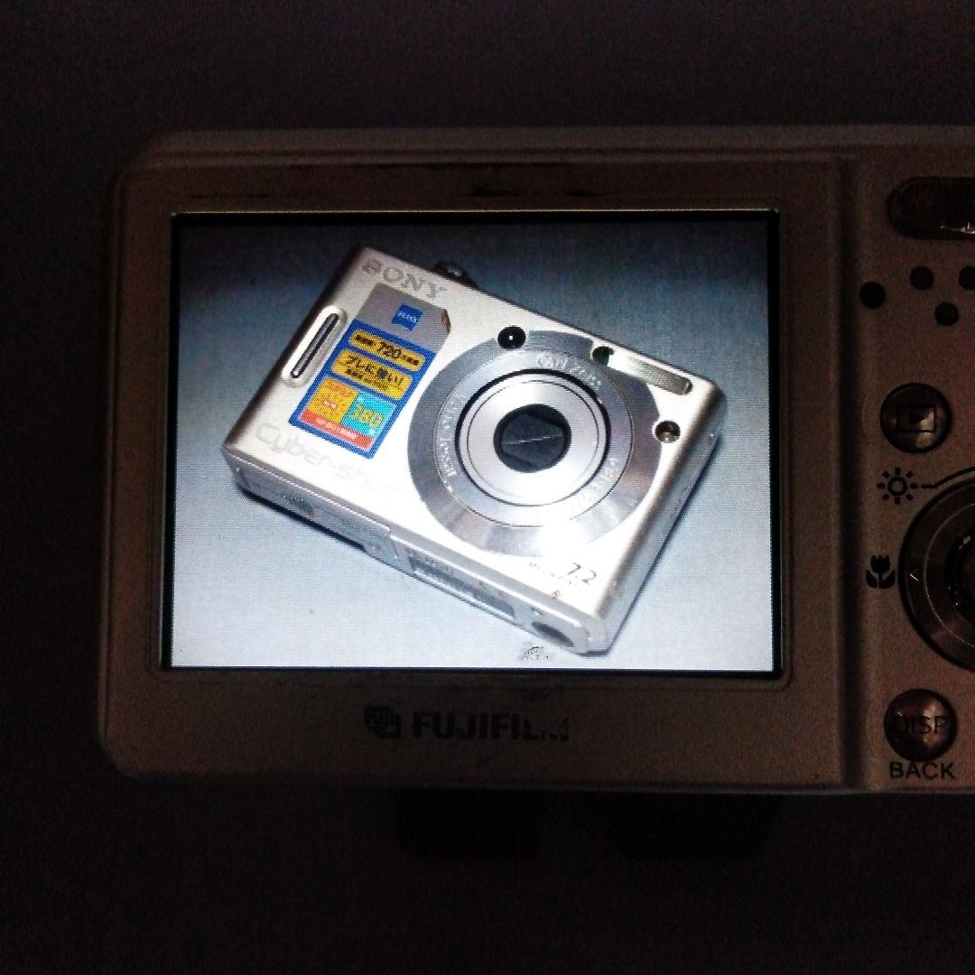 FUJIFILM FINEPIX F30　シルバー