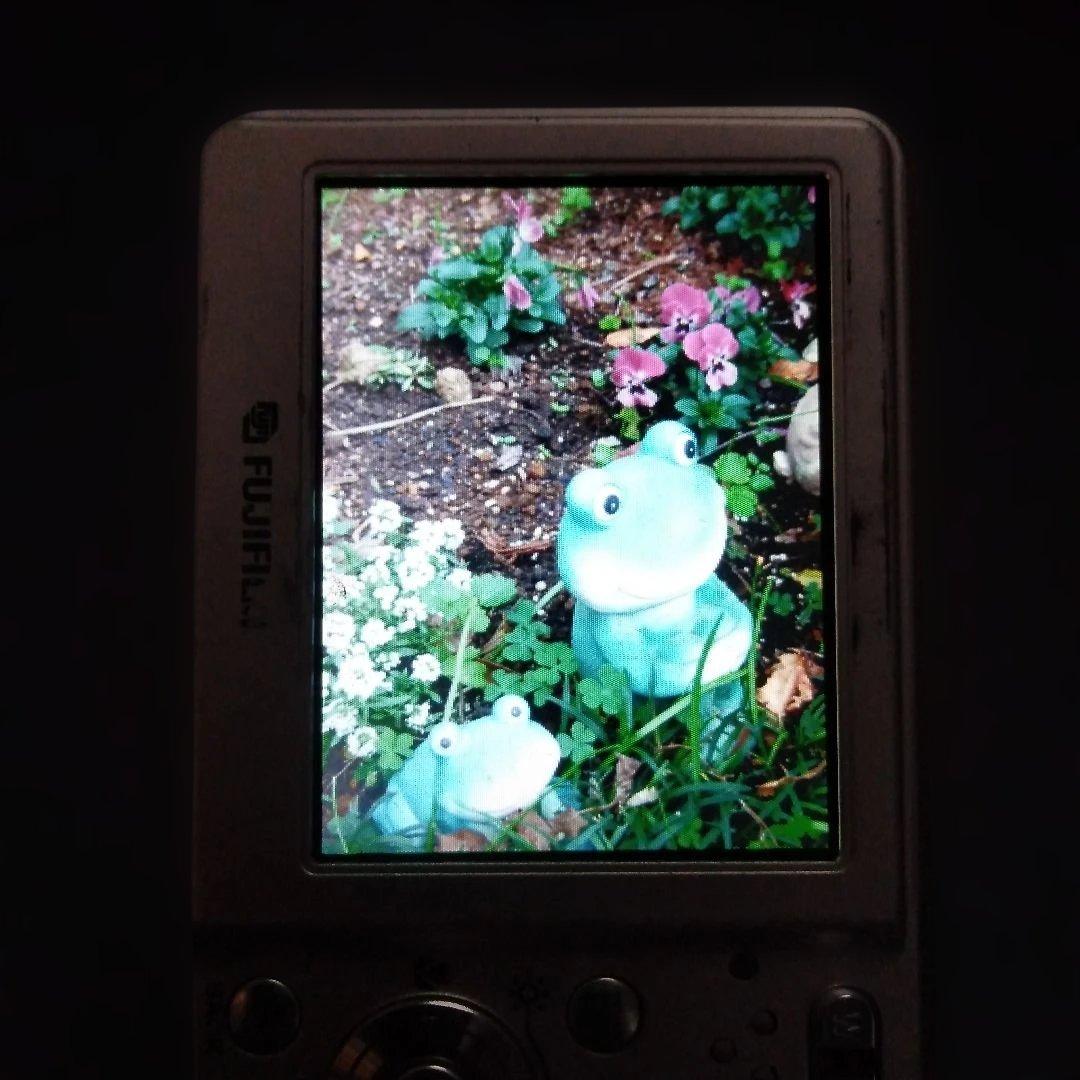 FUJIFILM FINEPIX F30　シルバー