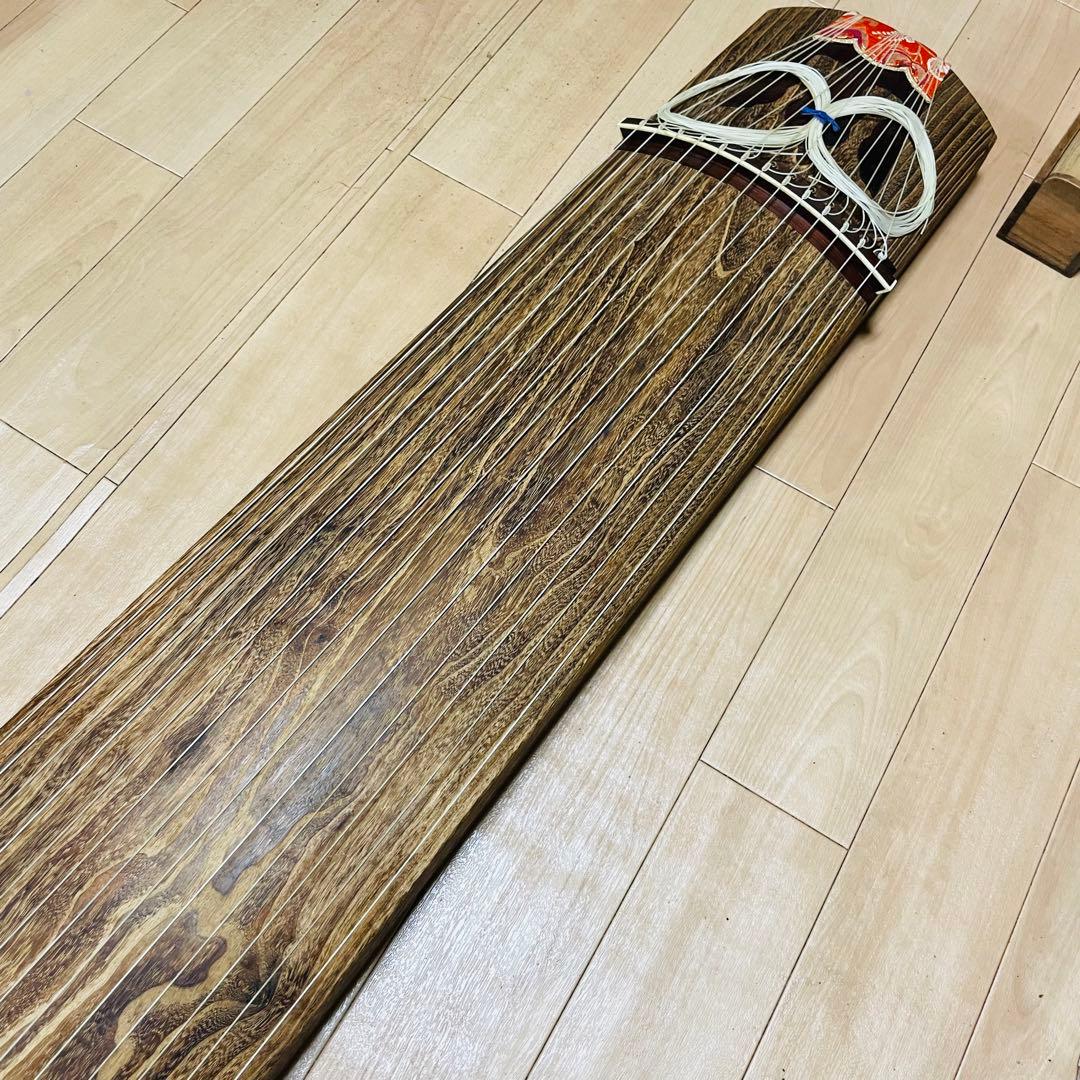 お琴　箏　13弦　高級　和楽器　弦楽器　琴柱