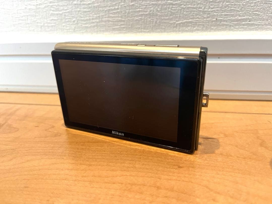【値下げ】Nikon デジカメ　平成レトロカメラ充電付き　LUMIX Canon