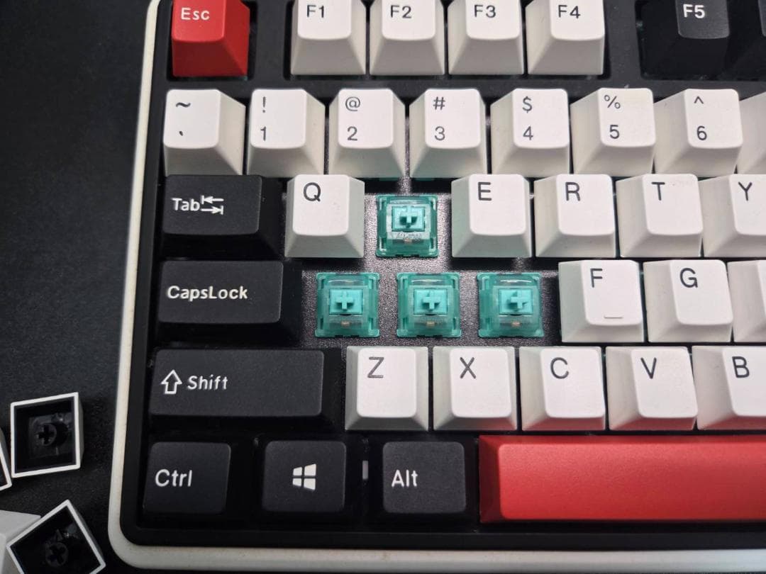 【ジャンク】Varmilo Minilo75 (Nuphy Mint軸)