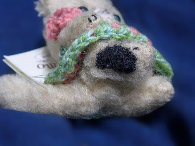 加茂さんの素晴らしい猫のぬいぐるみです。加茂さんの代表作になるものです