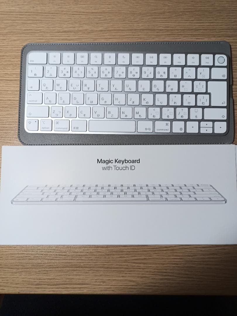 マジックキーボード 最新　ほぼ未使用