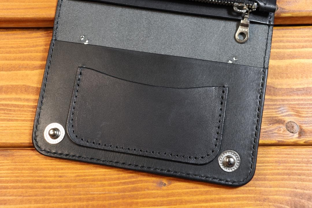 スタッズ ミドルウォレット 革色黒 糸色黒 ハトメ小判カン付き