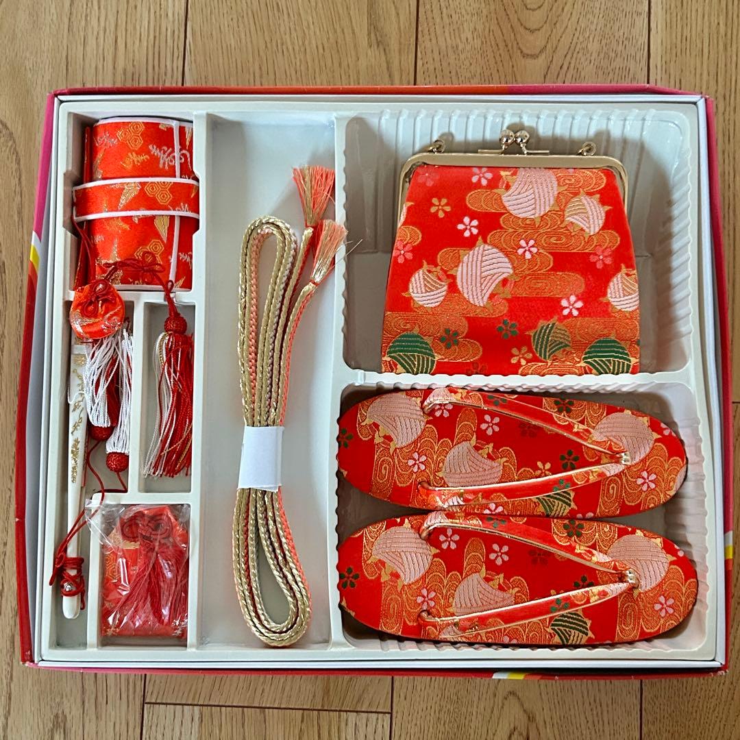 正絹　七五三 女の子7歳着物・帯セット　白　レトロ　アンティーク　日本製