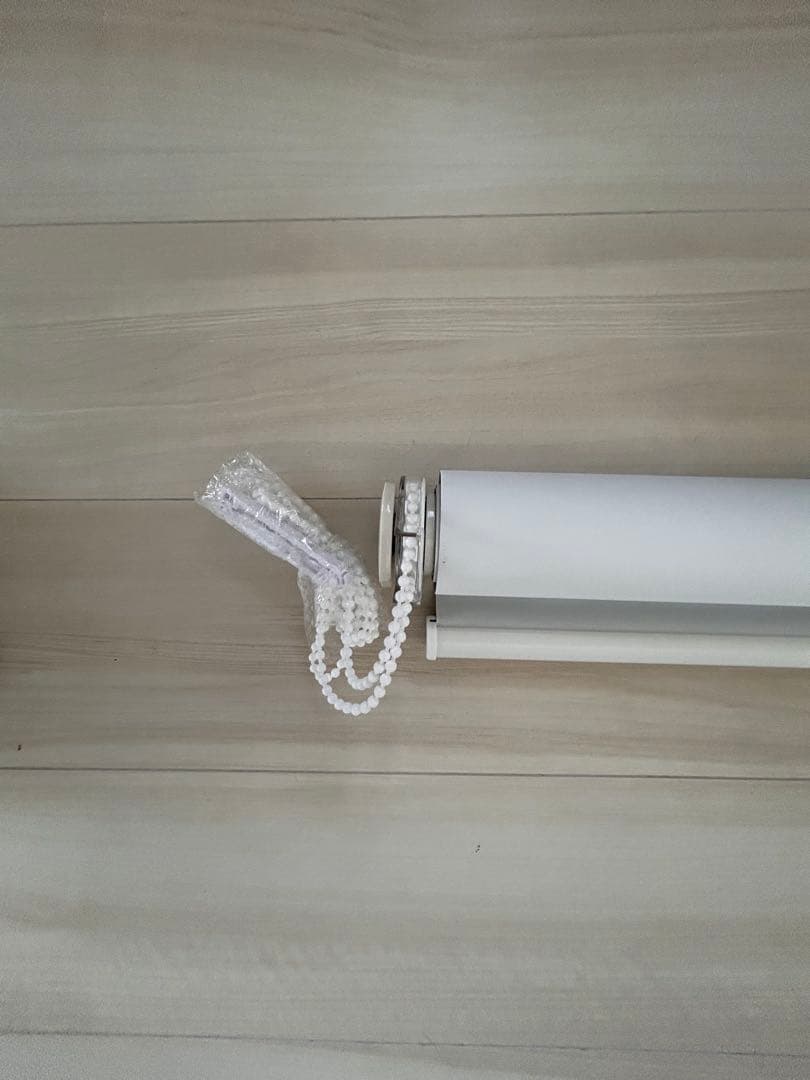 ホワイト ロールスクリーン チェーン式