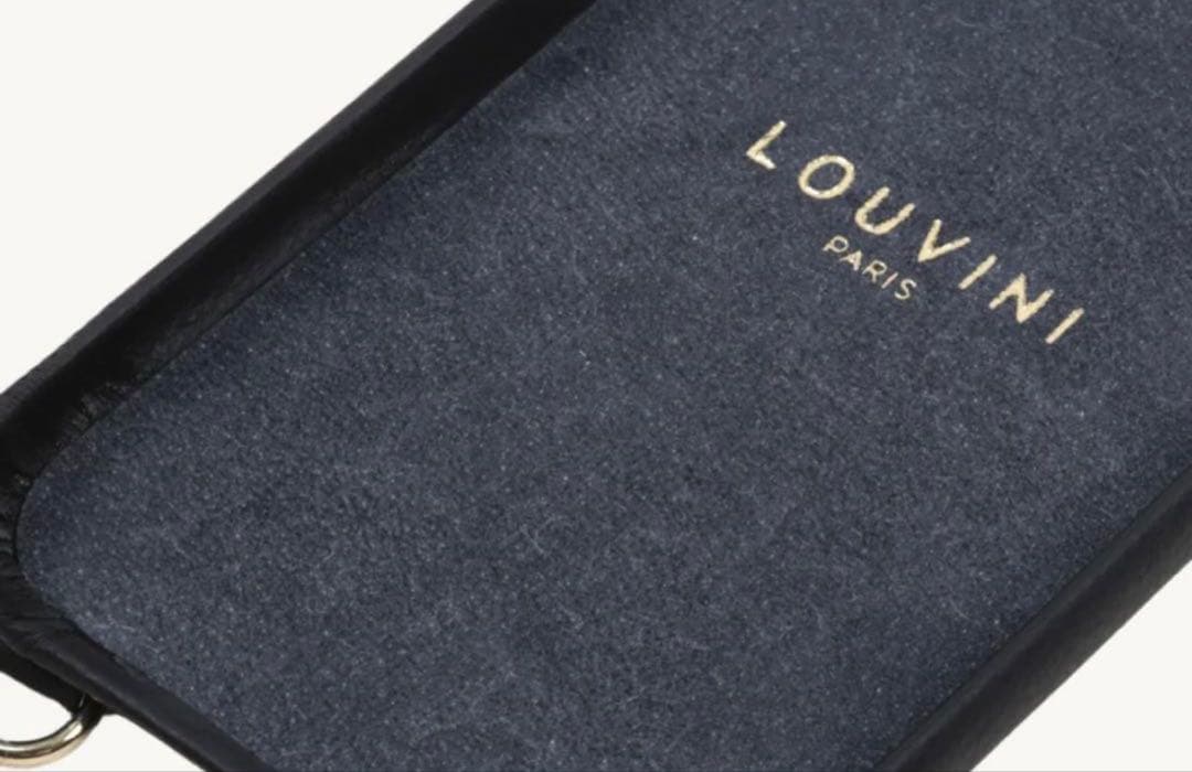 LOUVINI iPhone15ケース　ブラック