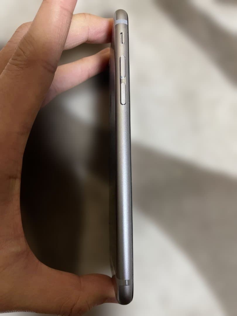 Apple iPhone 6S シルバー 本体のみ Simフリー
