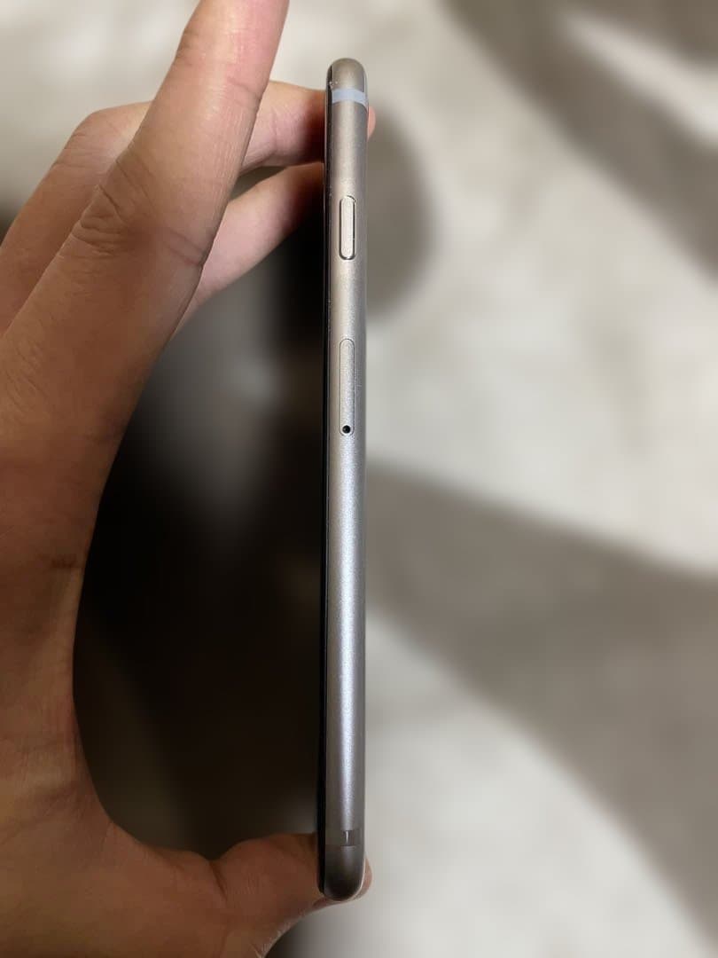 Apple iPhone 6S シルバー 本体のみ Simフリー